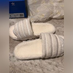 adidas Originals Adilette size 9